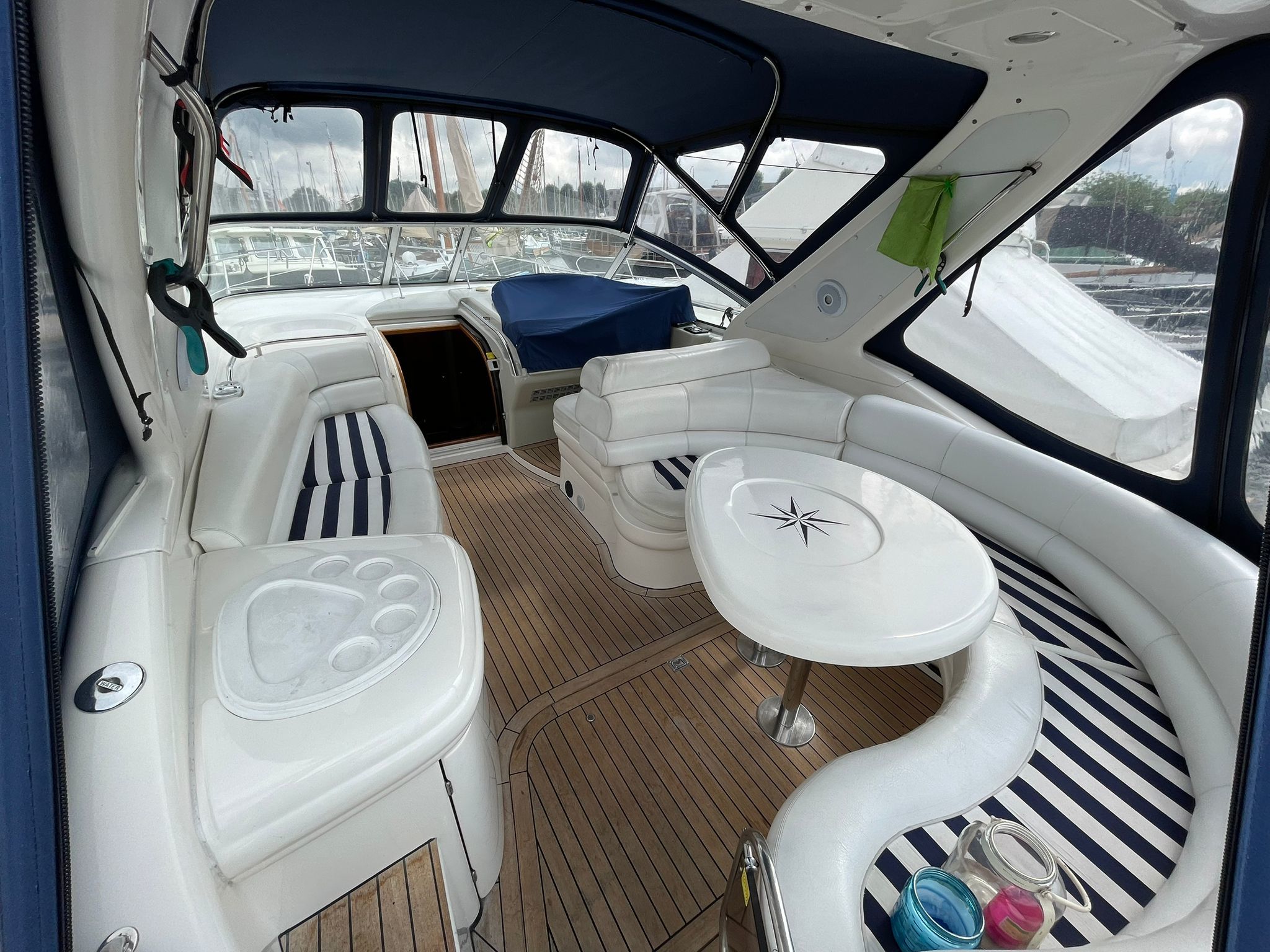 foto: 26 Sealine S37