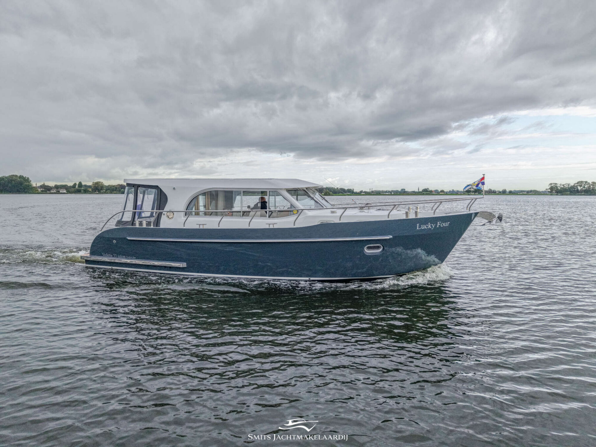 foto: 67 Vedette Vedette 33 Salon Comfort Line