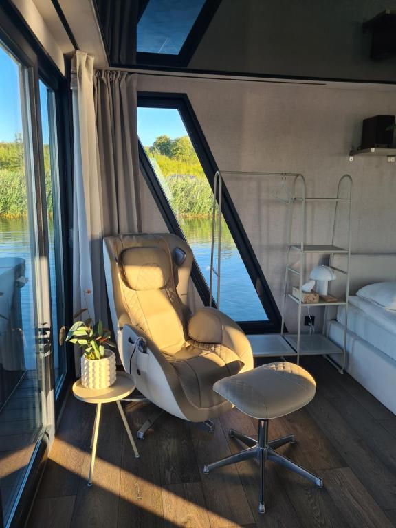 foto: 13 Solstar Houseboat Basic 11-4,2