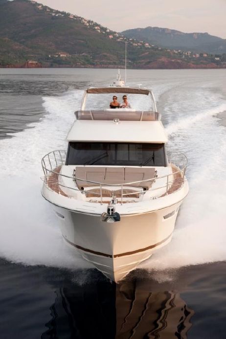 foto: 12 Prestige 620 Fly