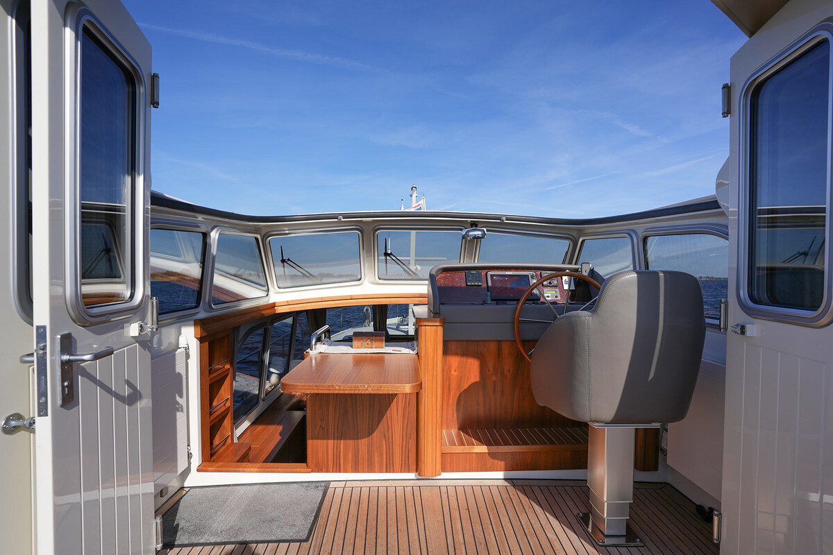 foto: 78 Linssen Grand Sturdy 410 AC Variotop met stabilisator