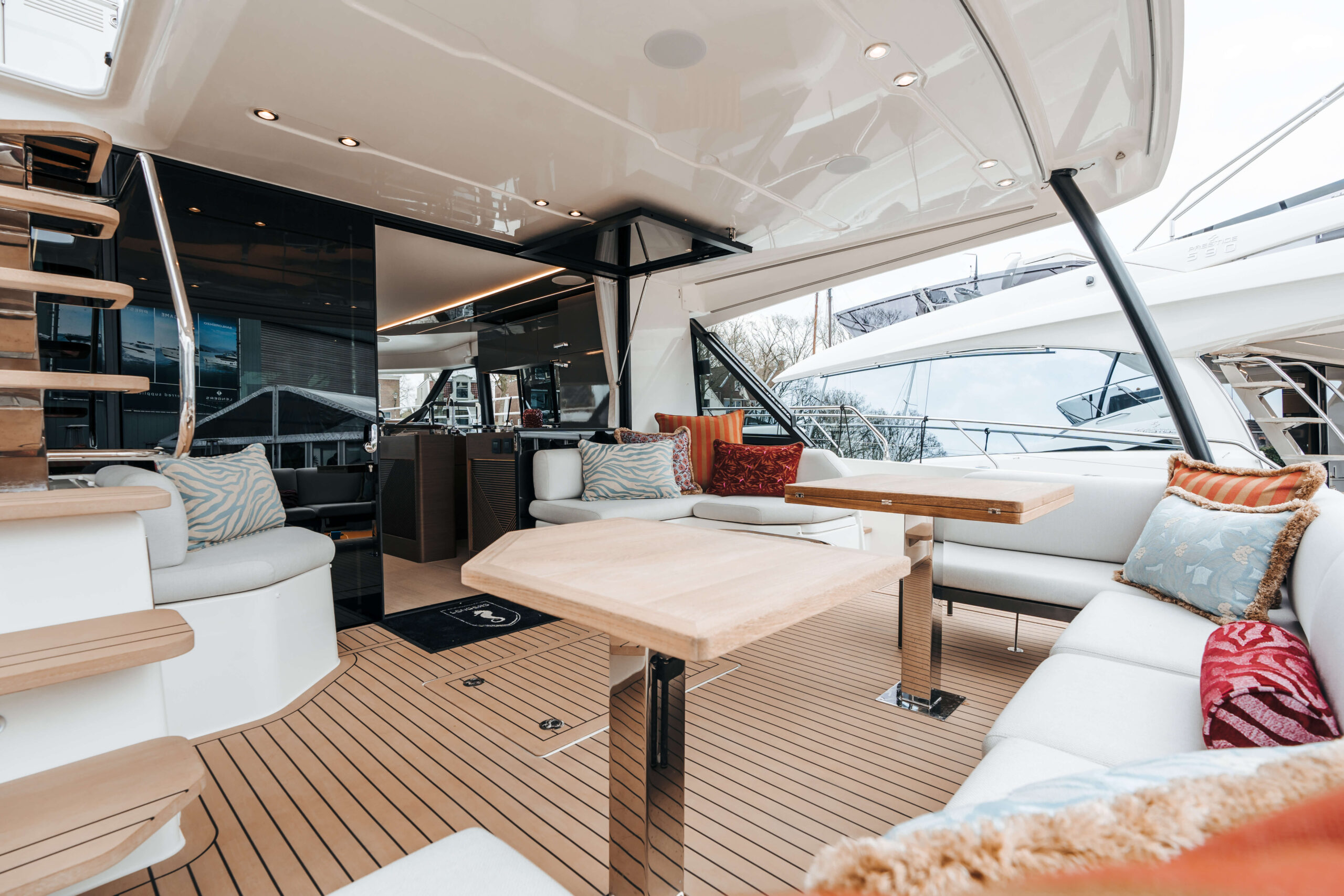 foto: 34 Prestige M48