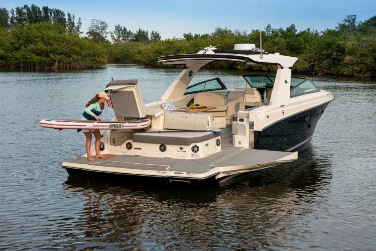 foto: 13 Sea Ray SLX 400