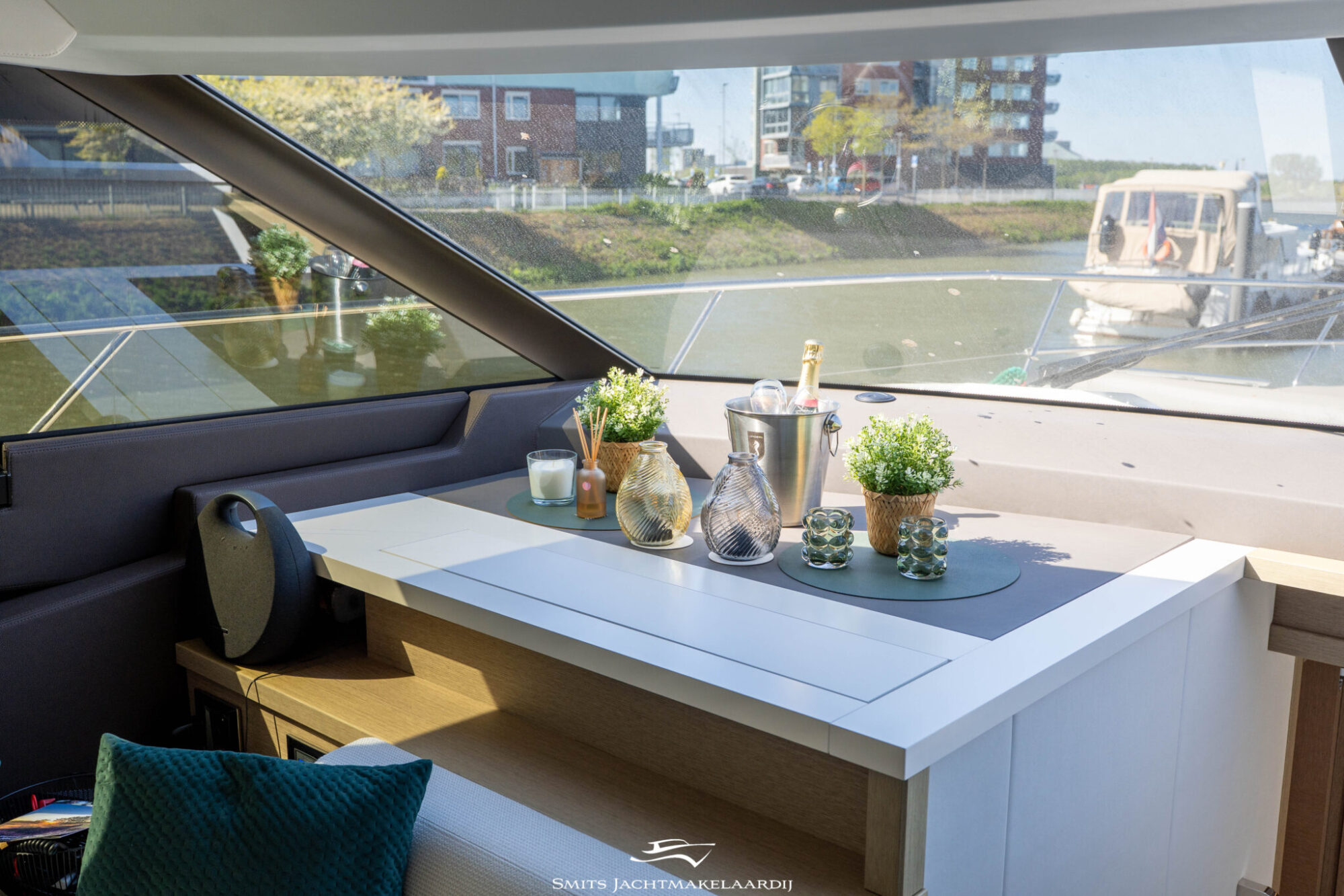 foto: 36 Prestige Prestige 590 Flybridge