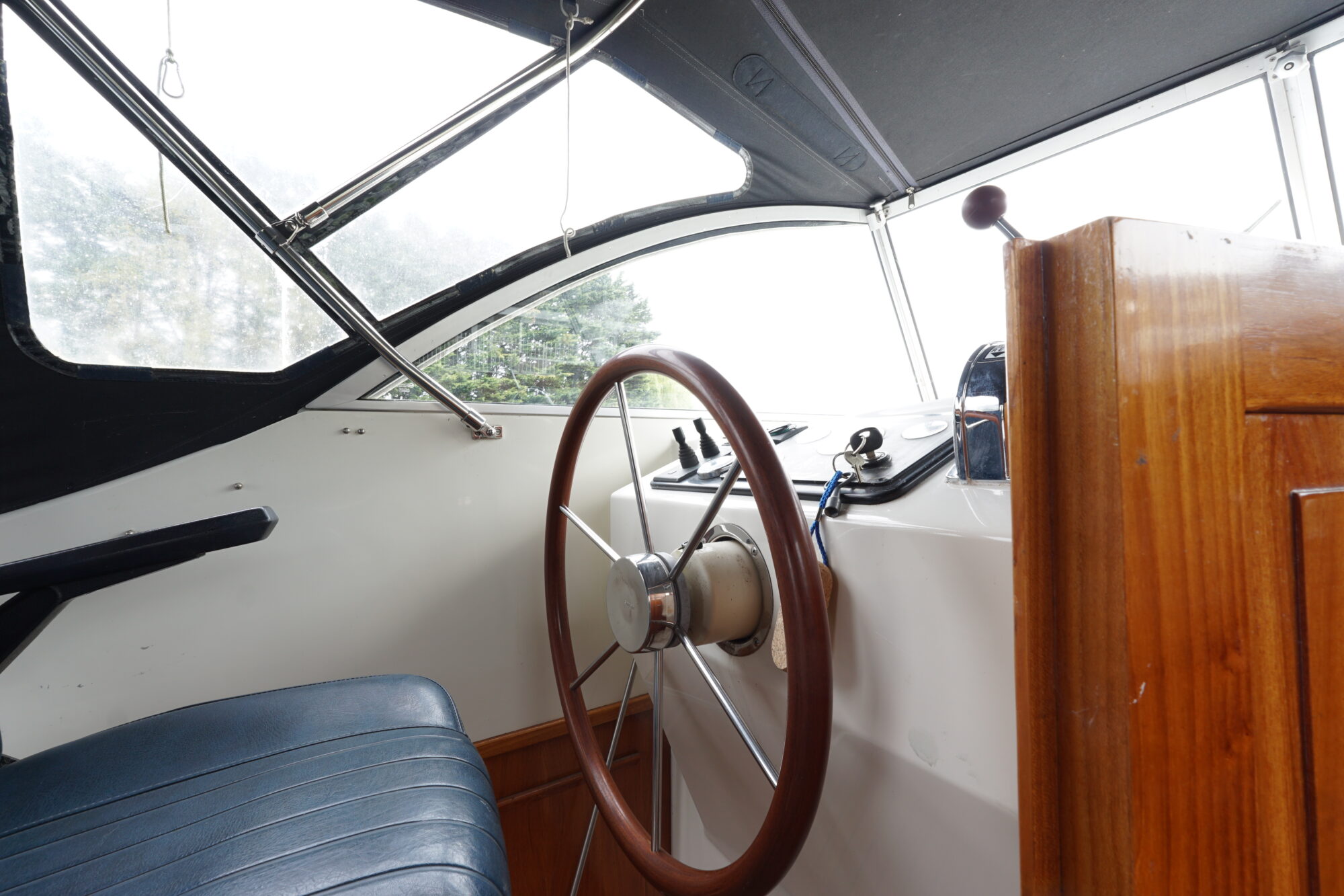 foto: 38 Vedette Vedette 8.80 OK Spiegeldeur