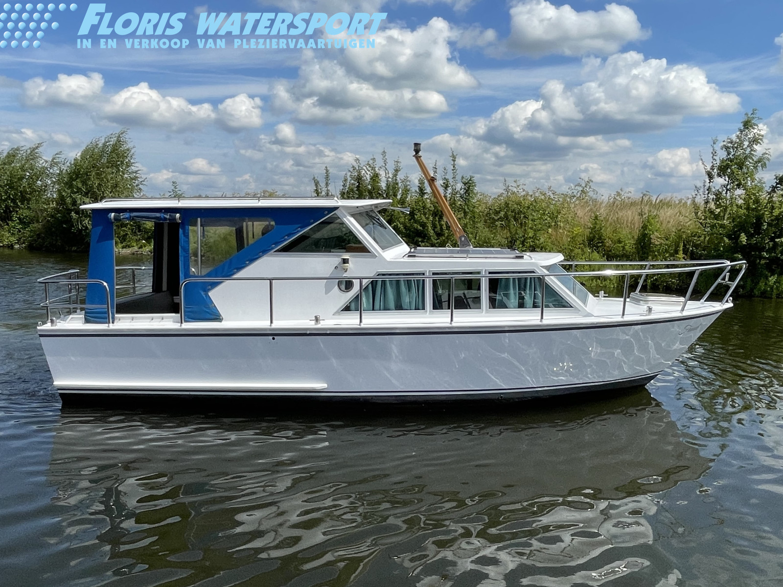 foto: 17 Polaris 800 Open Cabin