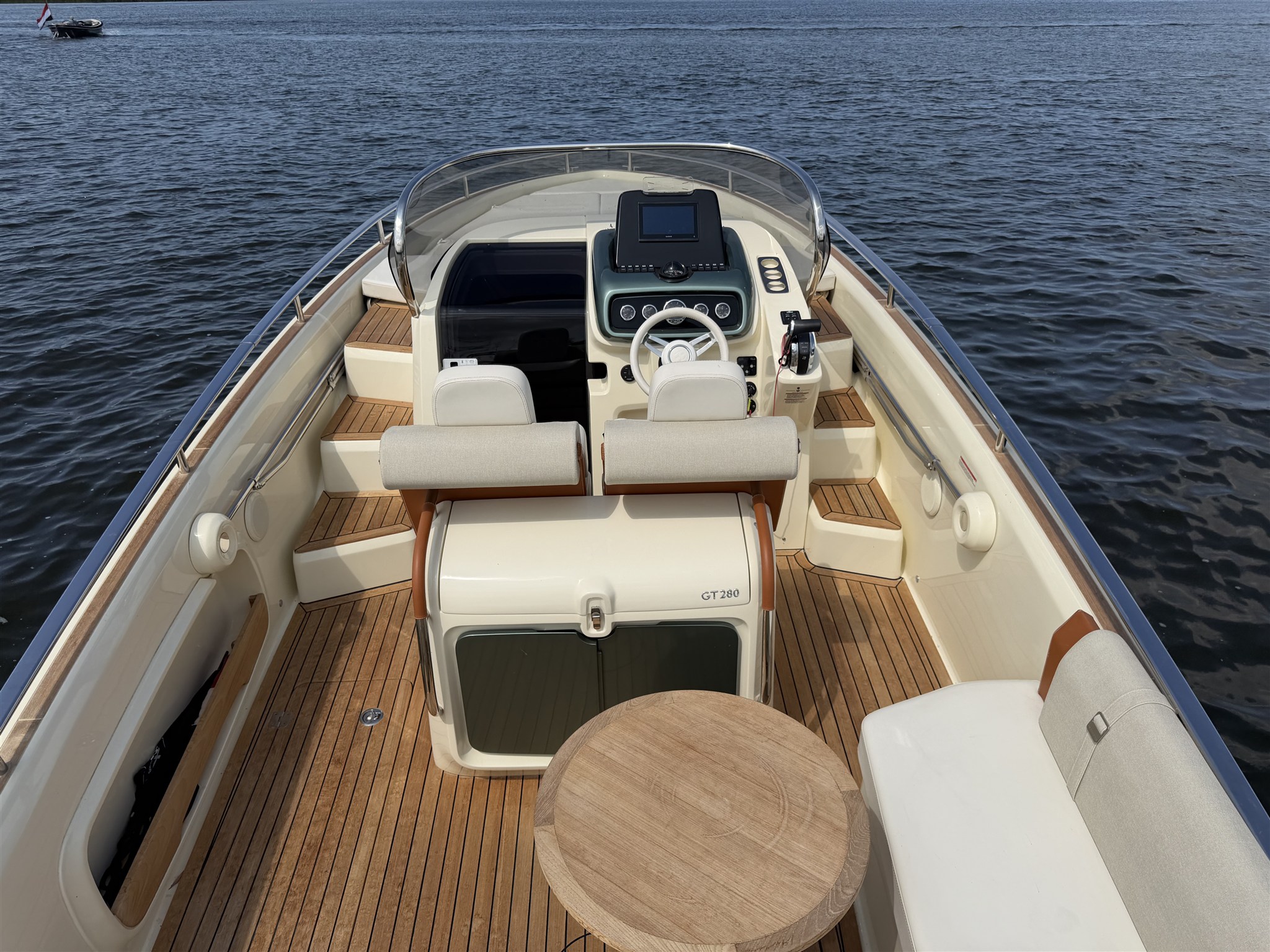 foto: 40 Invictus GT 280