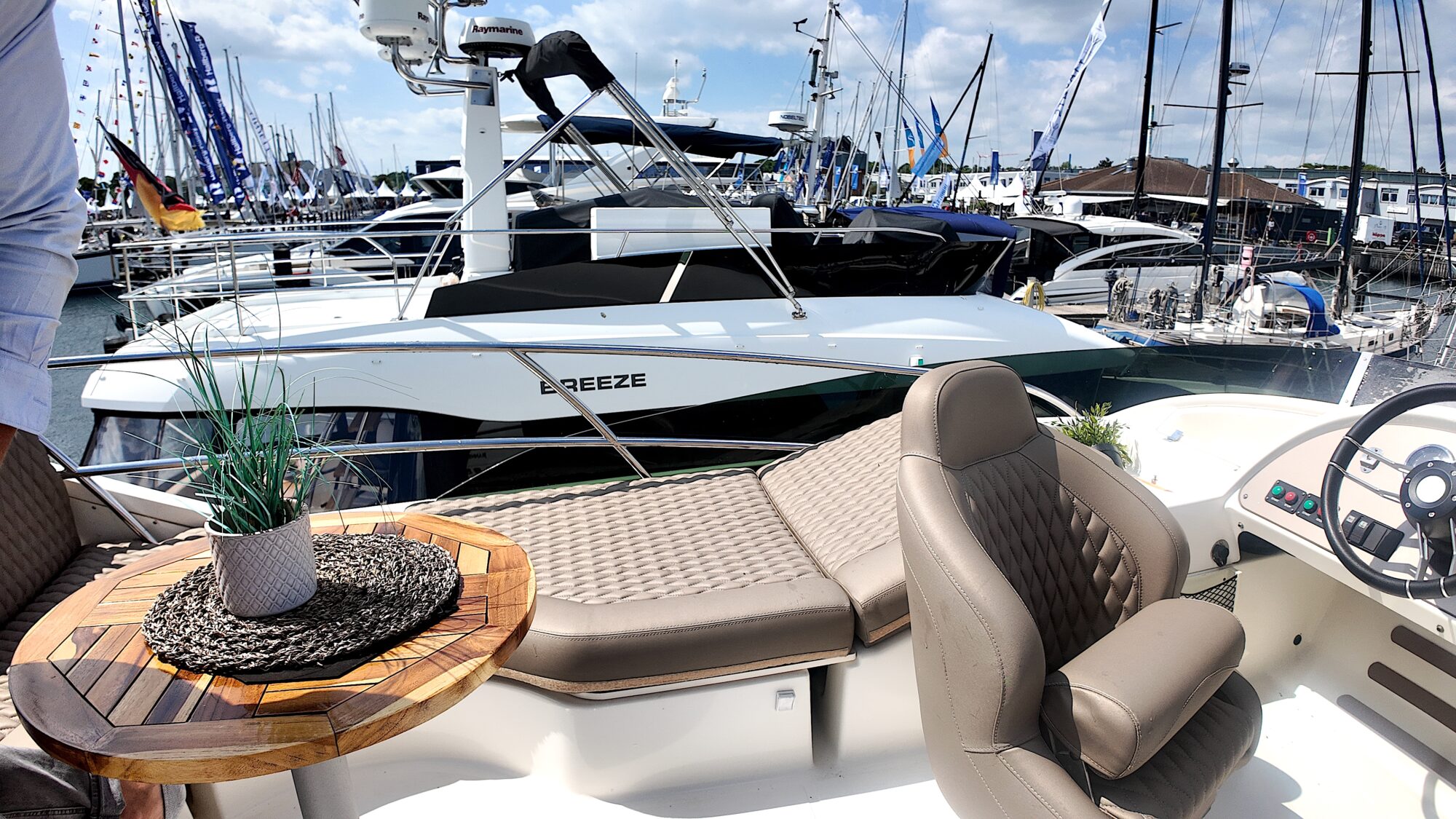 foto: 26 Jeanneau Jeanneau Prestige 42 Flybridge