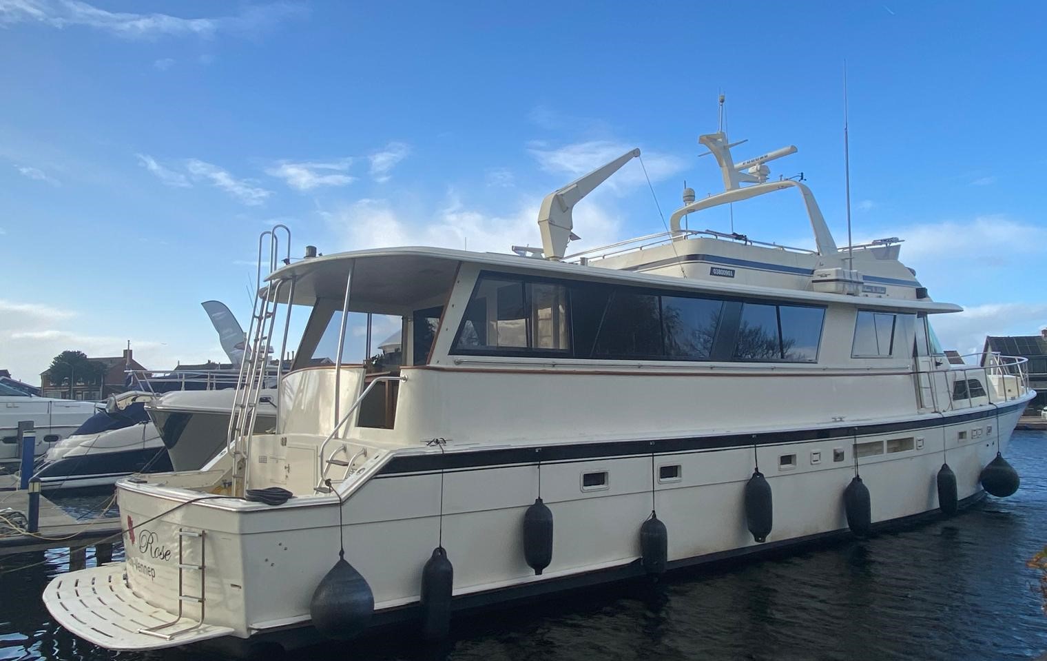 foto: 38 Hatteras 70 Fly ( Varend Woonschip )