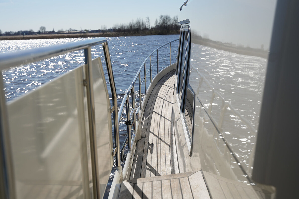 foto: 75 Linssen Grand Sturdy 410 AC Variotop met stabilisator