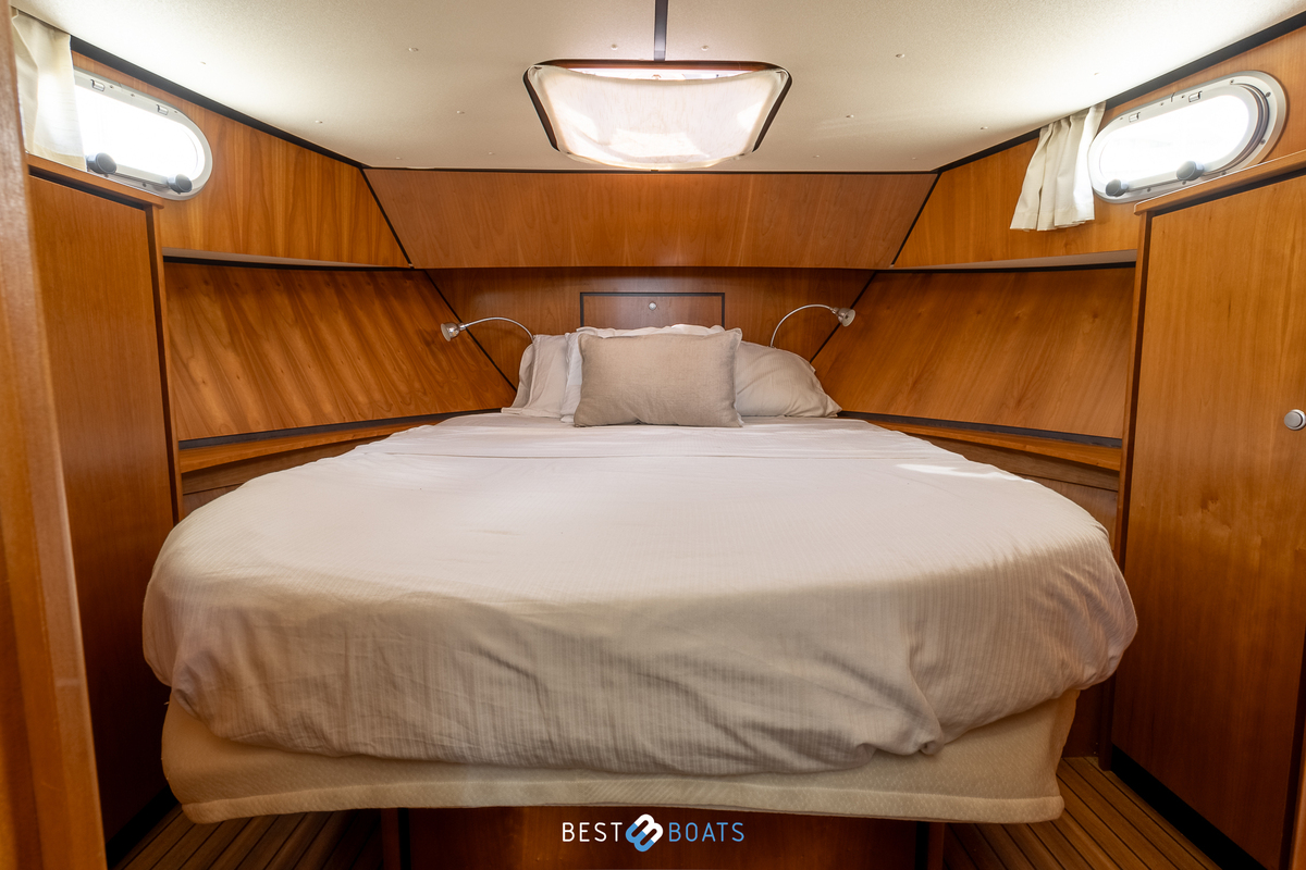foto: 33 Linssen  Grand Sturdy 29.9 Sedan