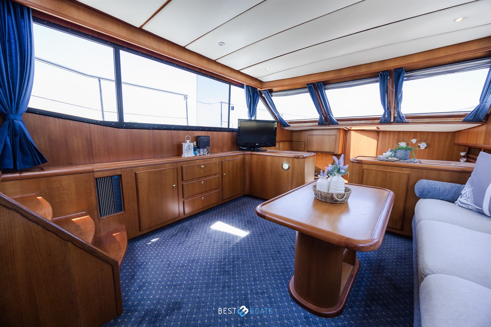 foto: 38 Vri-Jon Contessa 45E