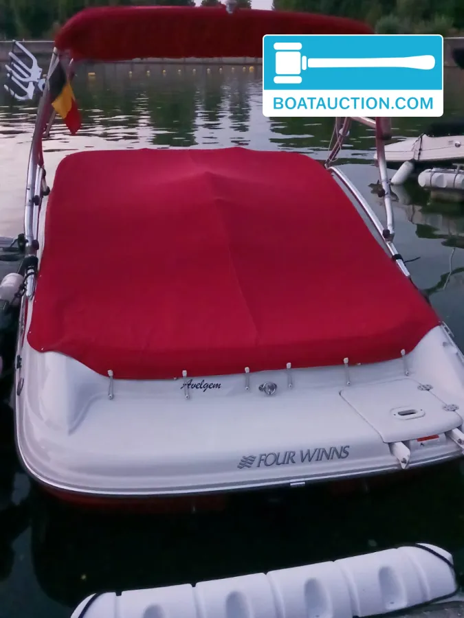 foto: 13 Four Winns Horizon 190