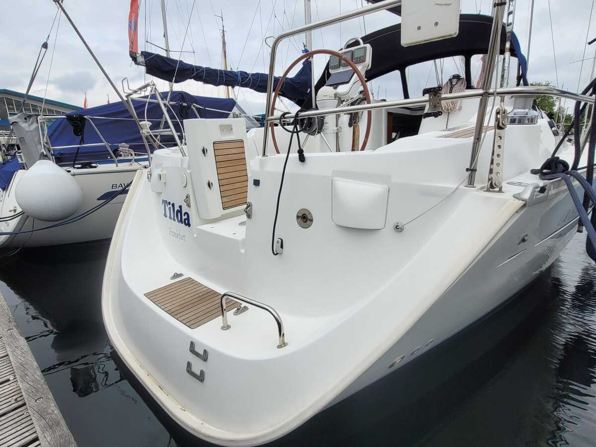 foto: 33 Beneteau Oceanis 373 Clipper