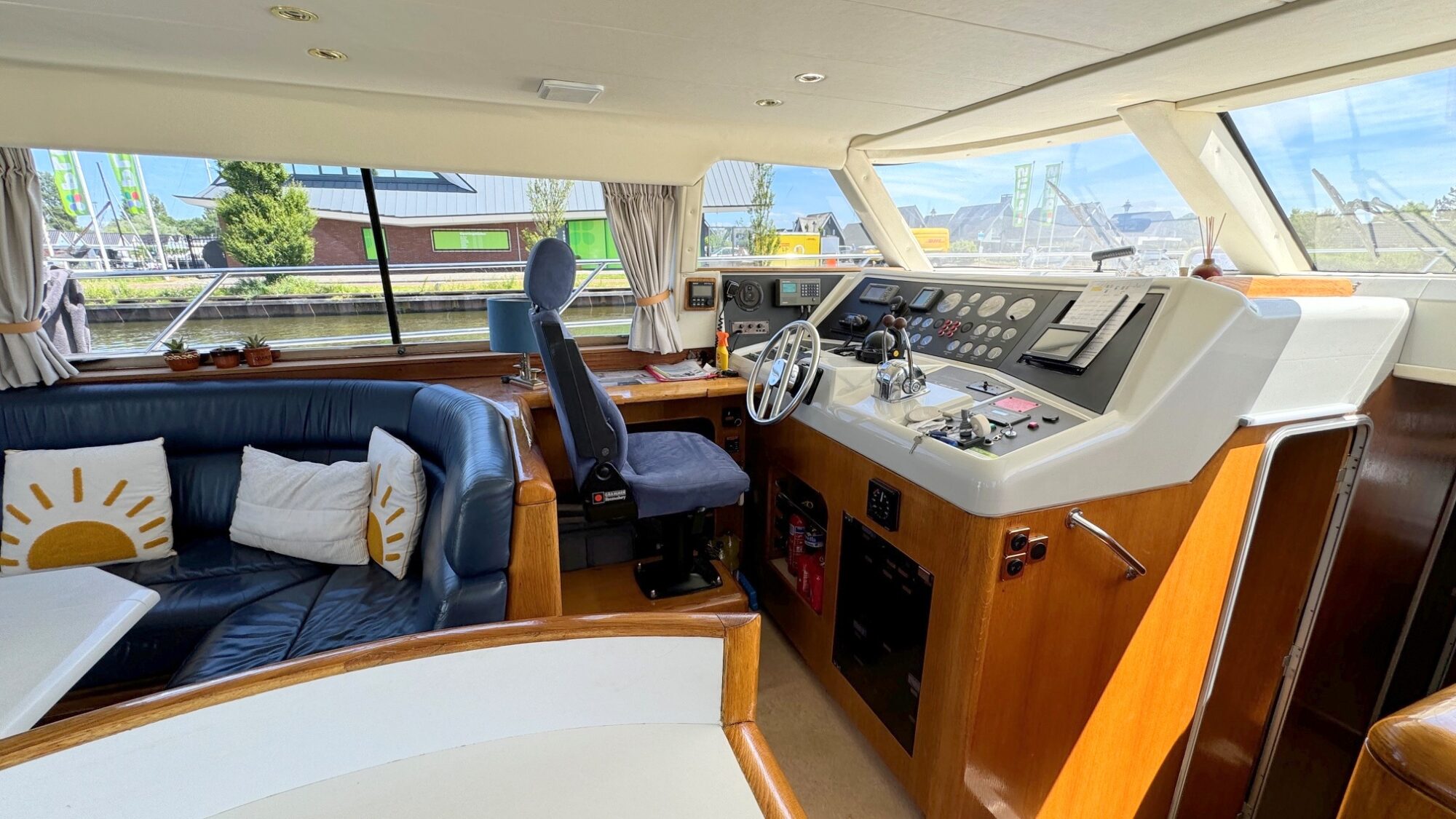 foto: 31 Whitewater Whitewater Wolfe 46 Flybridge