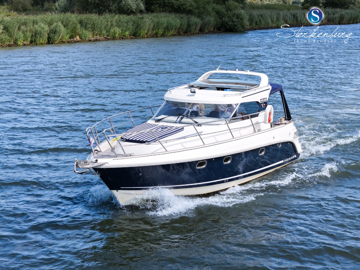 foto: 54 Aquador 33 HT