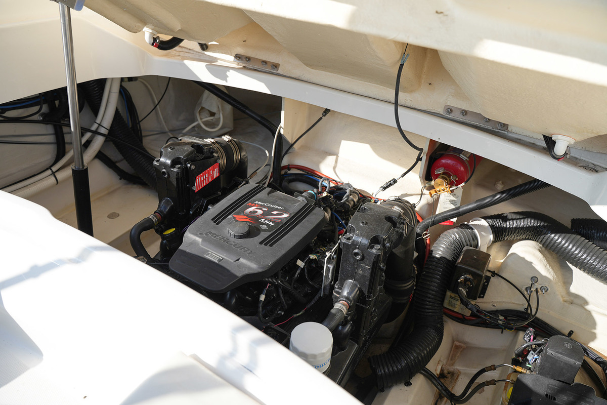 foto: 34 Sea Ray 250 SLX