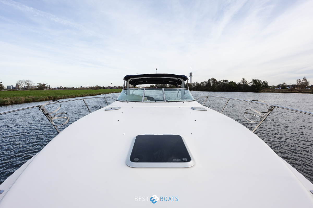 foto: 38 Rinker 342 Fiesta Vee