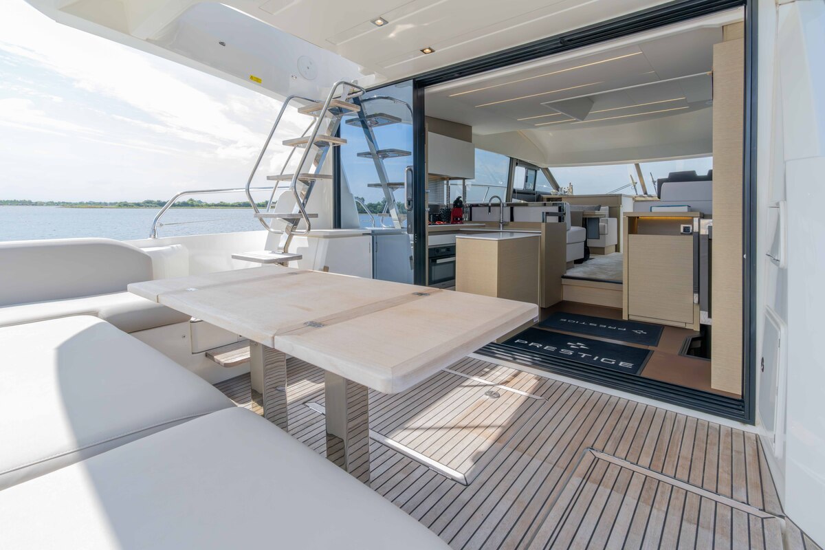 foto: 38 Jeanneau  Prestige 520 Fly