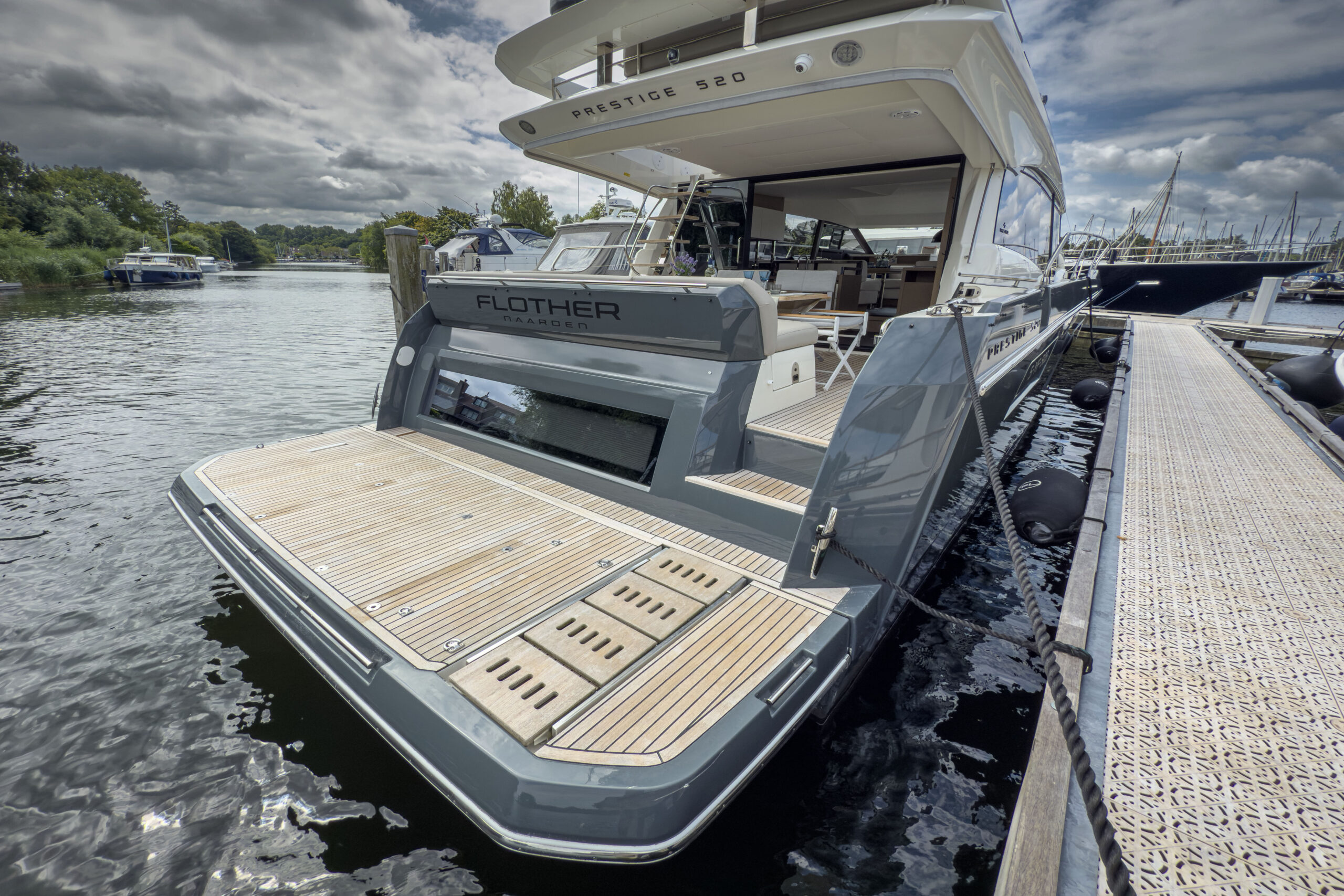 foto: 27 Prestige 520 #187