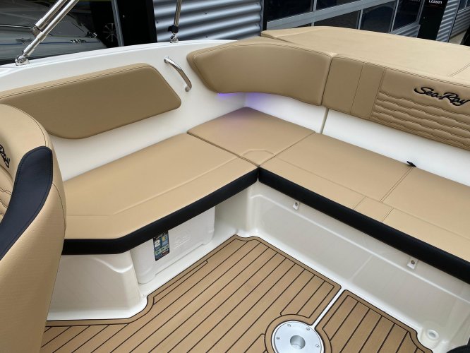 foto: 28 Sea Ray SPX 210 Outboard