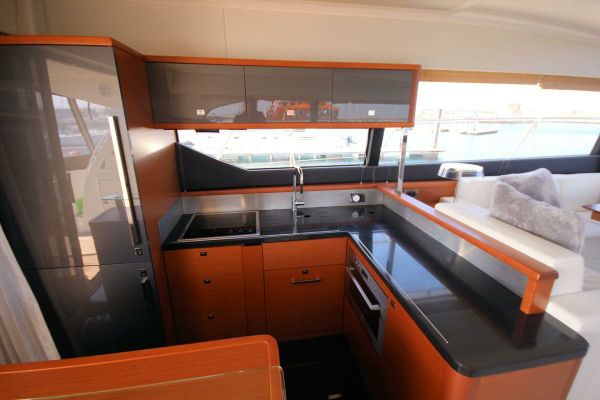 foto: 22 Prestige 590