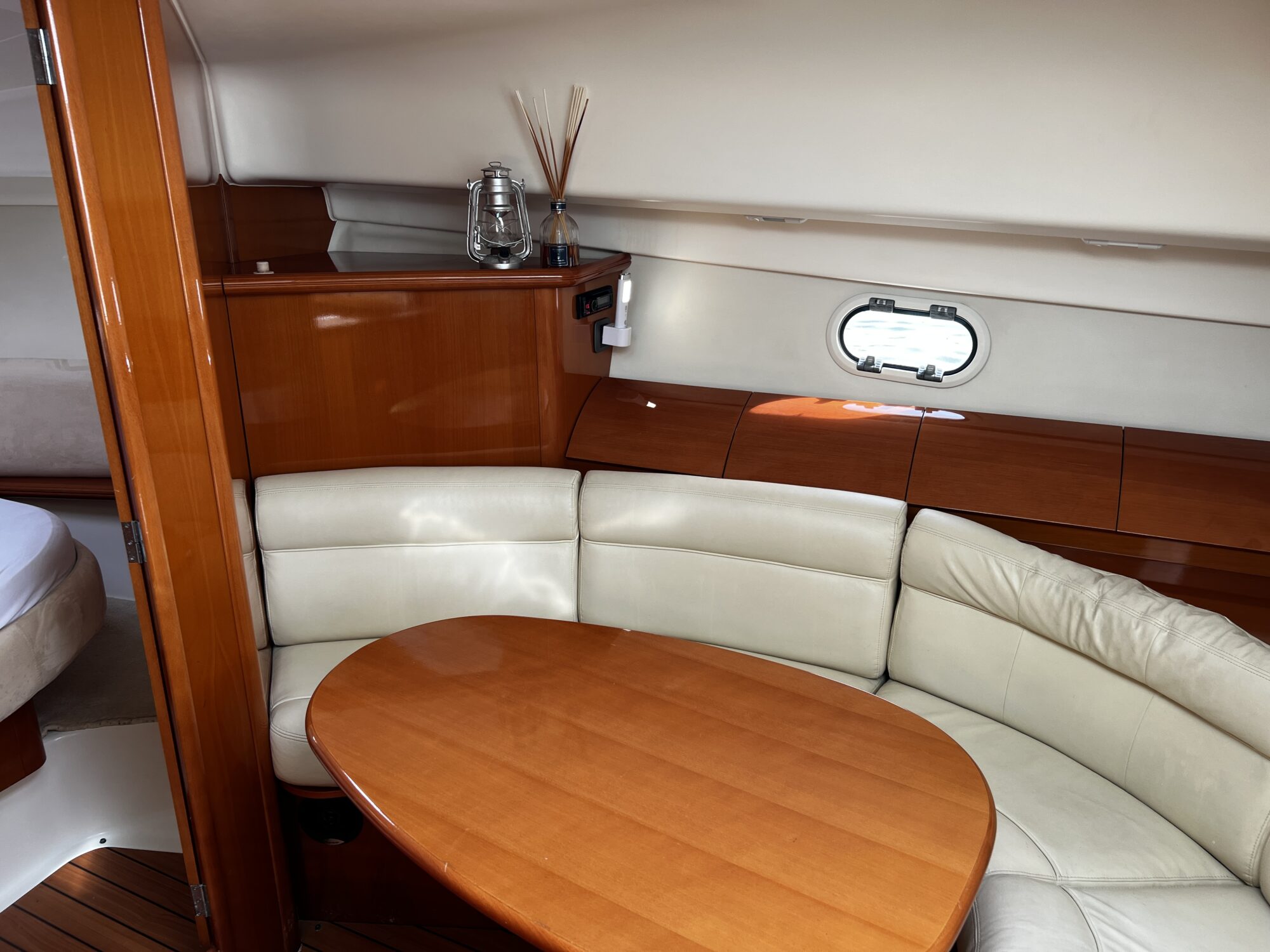 foto: 106 Jeanneau Jeanneau Prestige 34S HT