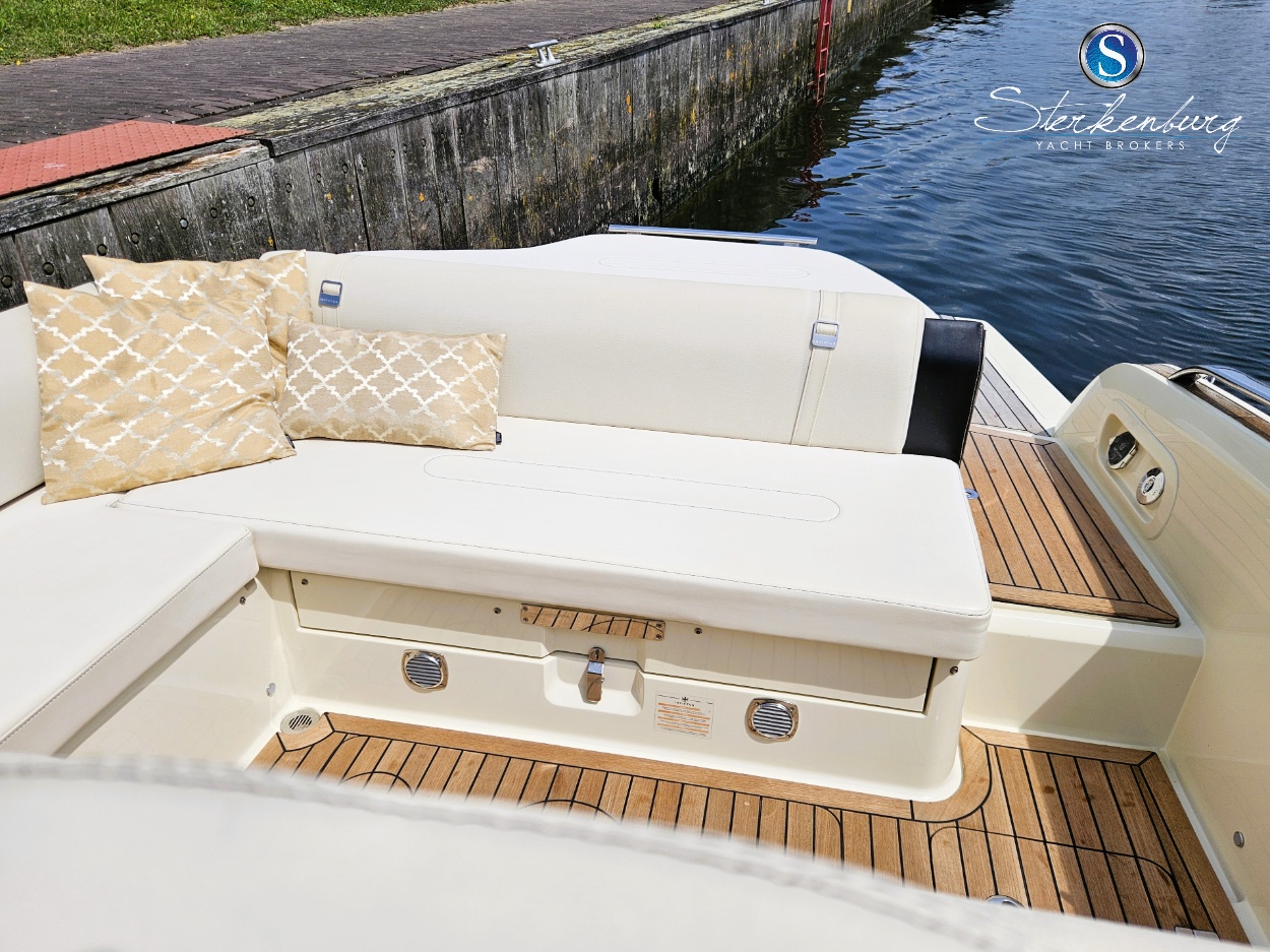 foto: 28 Invictus 280 GT