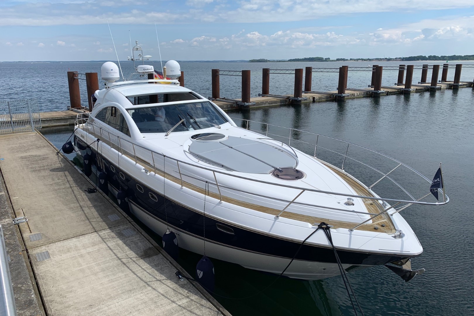 foto: 24 Fairline  Targa 62