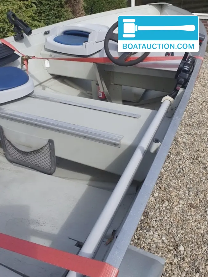 foto: 11 Quicksilver 450sf