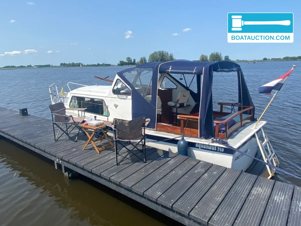 foto: 8 Aquanaut 750