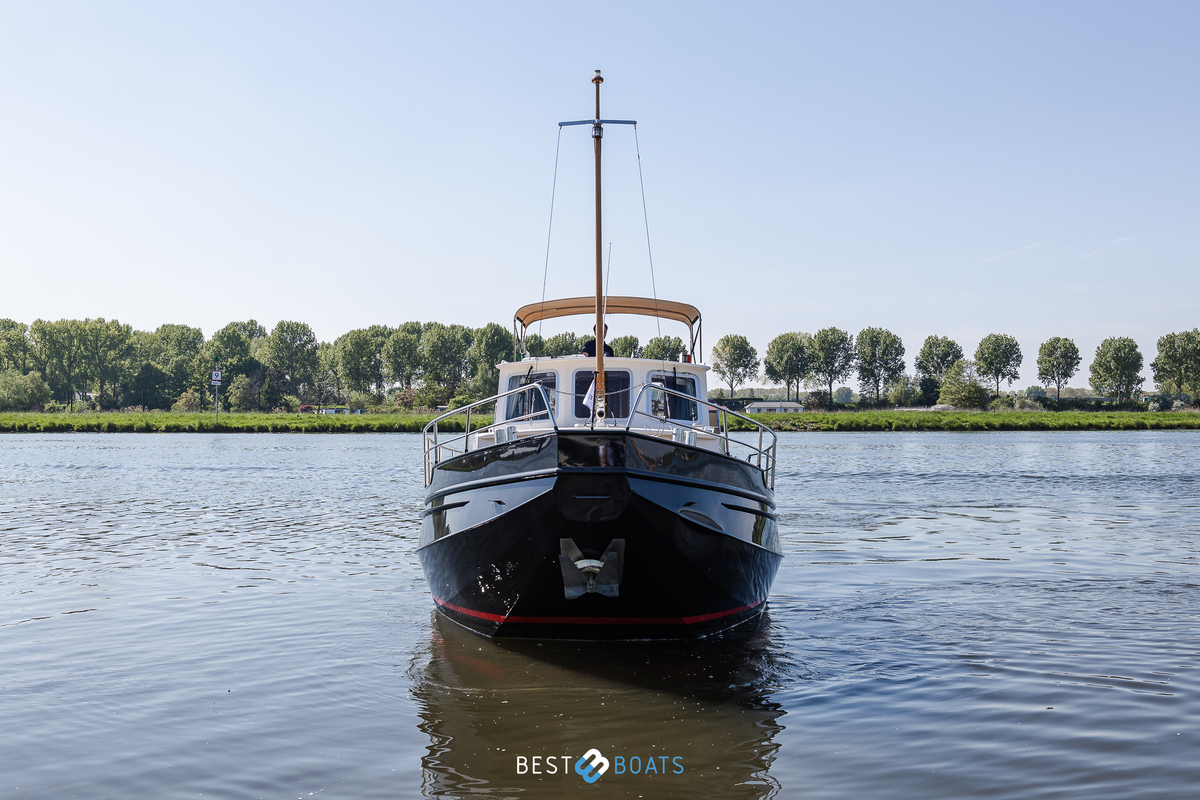 foto: 84 Exellent 1000 Hybride Patrol