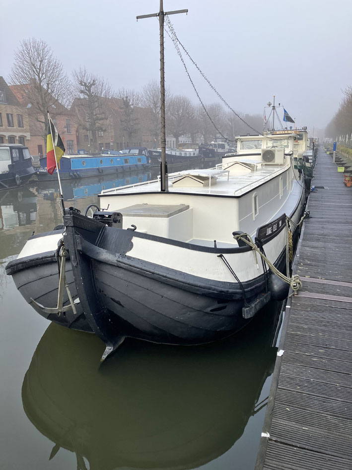 foto: 44 Varend Woonschip Skutsje 17.12