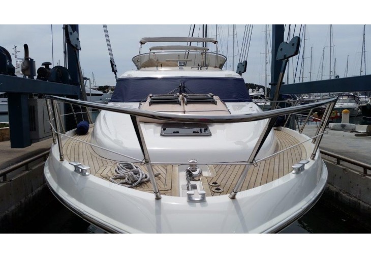 foto: 15 Sealine T 52