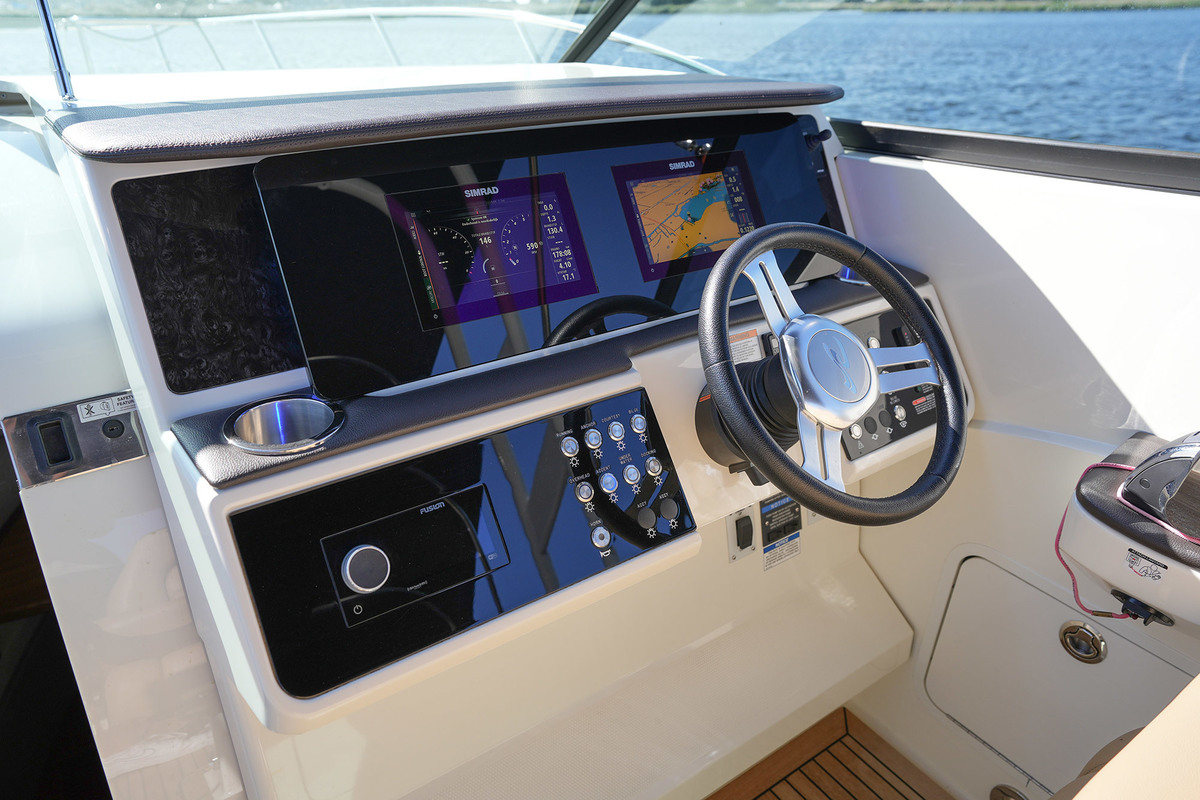 foto: 73 Sea Ray Sundancer 290