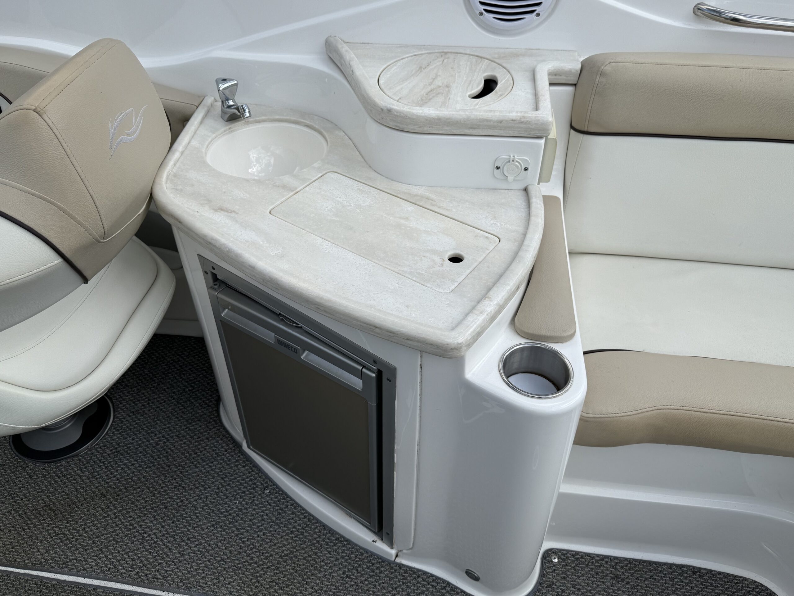 foto: 14 Rinker 276 Captiva Cuddy incl. trailer