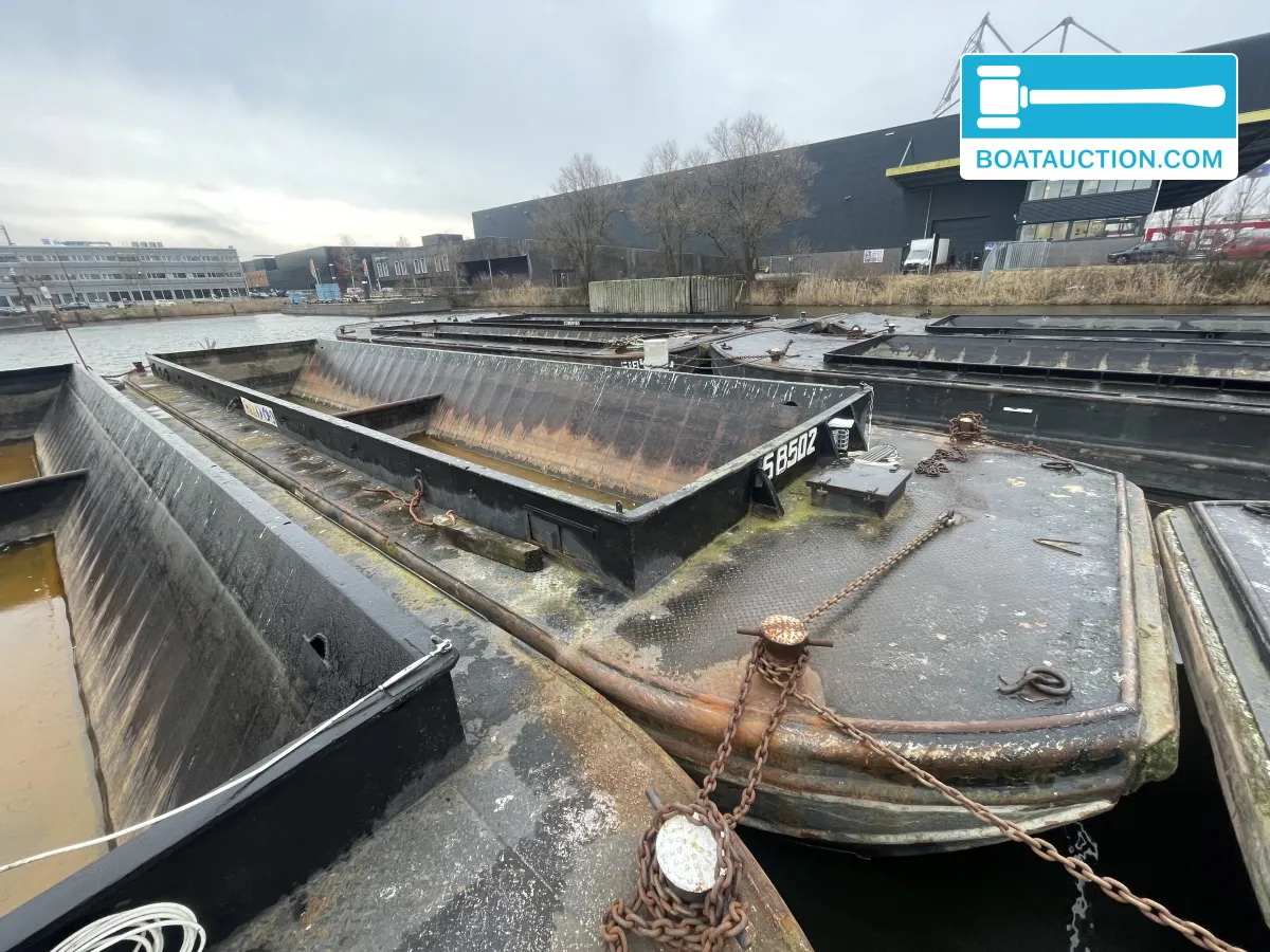 foto: 20 Vrachtduwbak SB502