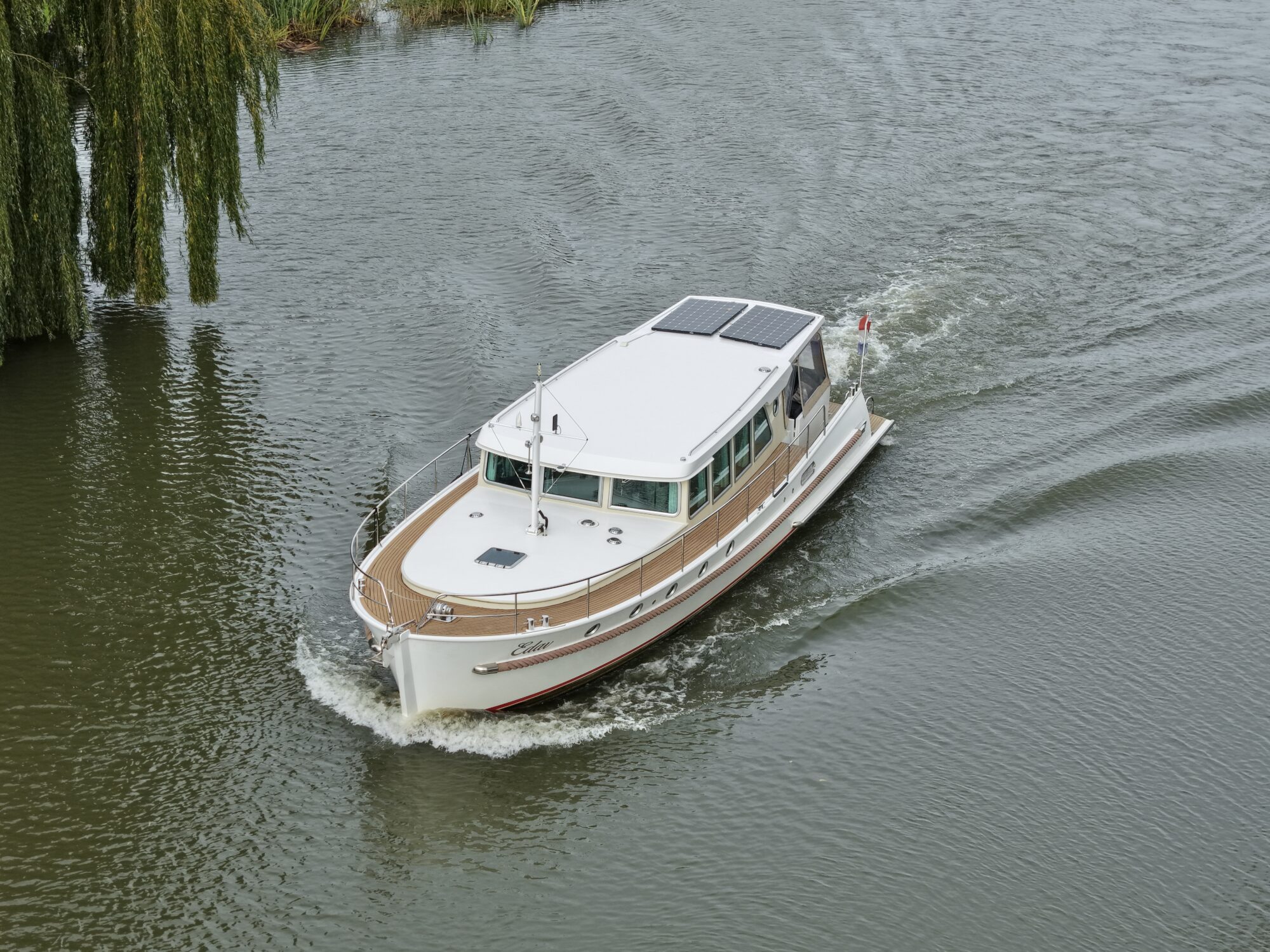 foto: 160 Serious Yachts Serious Yachts Gently Low Bridge 45 Sedan