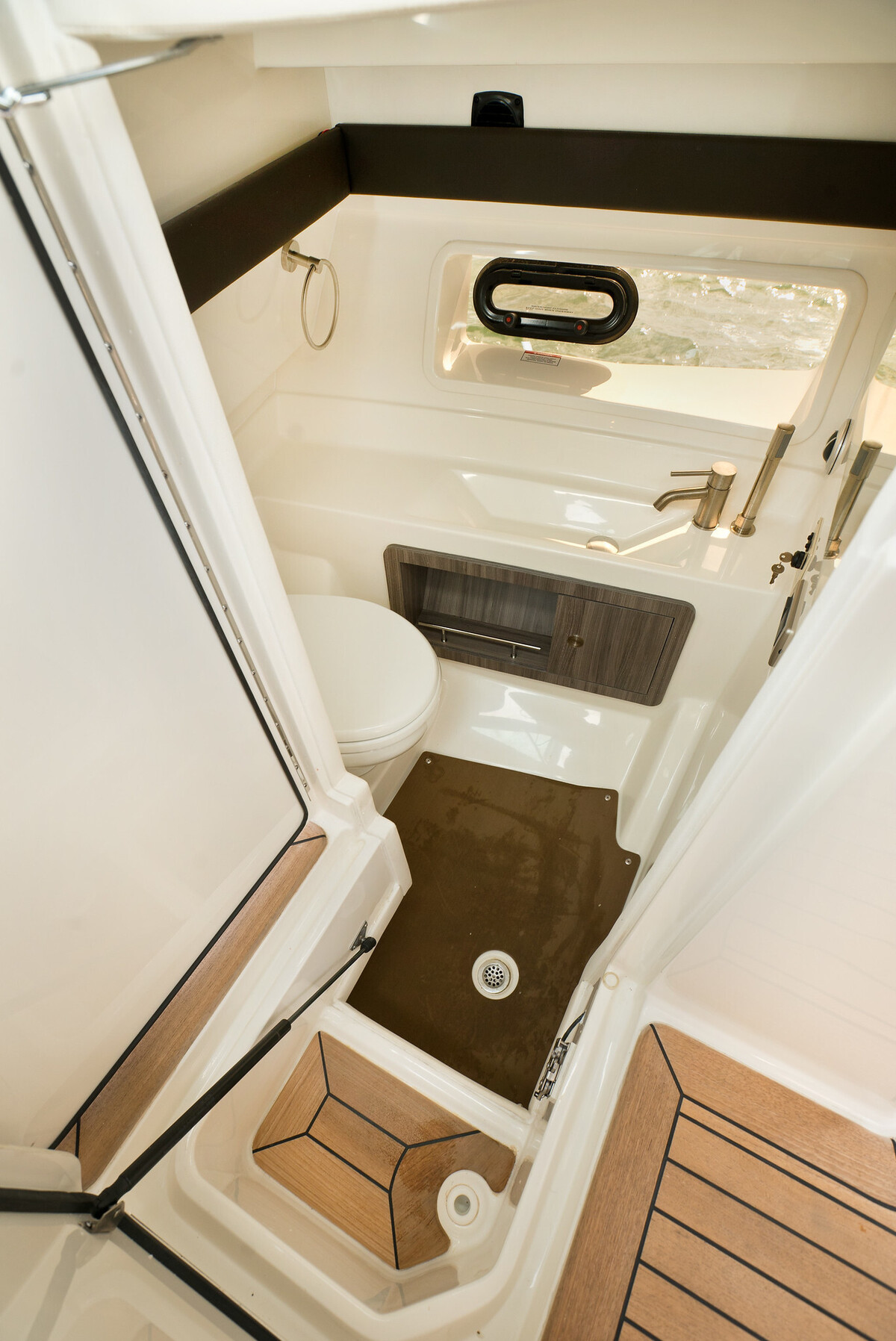 foto: 37 Sea Ray SLX 350