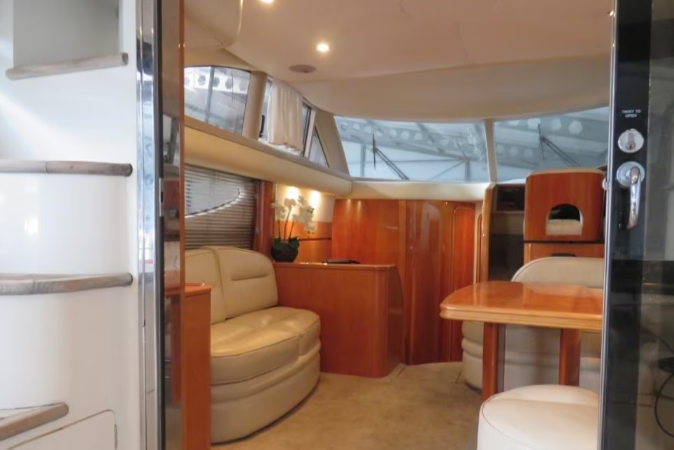 foto: 5 Pincess 38  Fly Deck