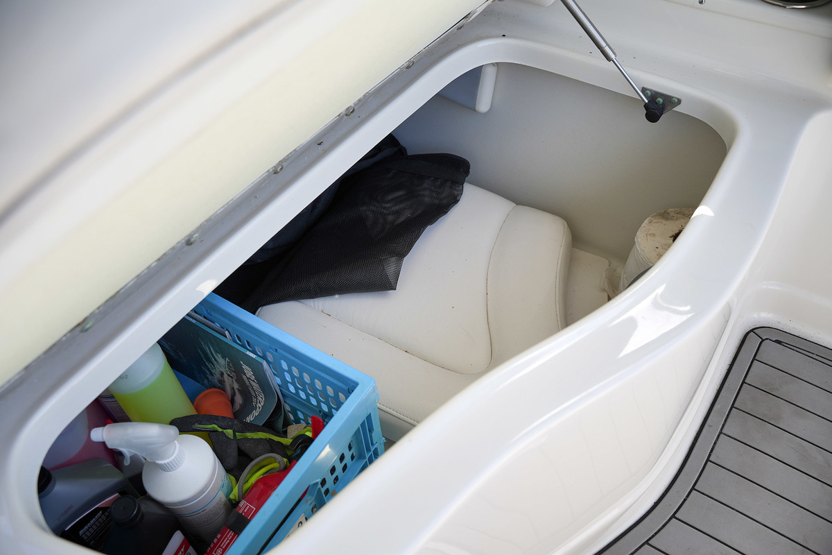 foto: 43 Crownline 315 SCR