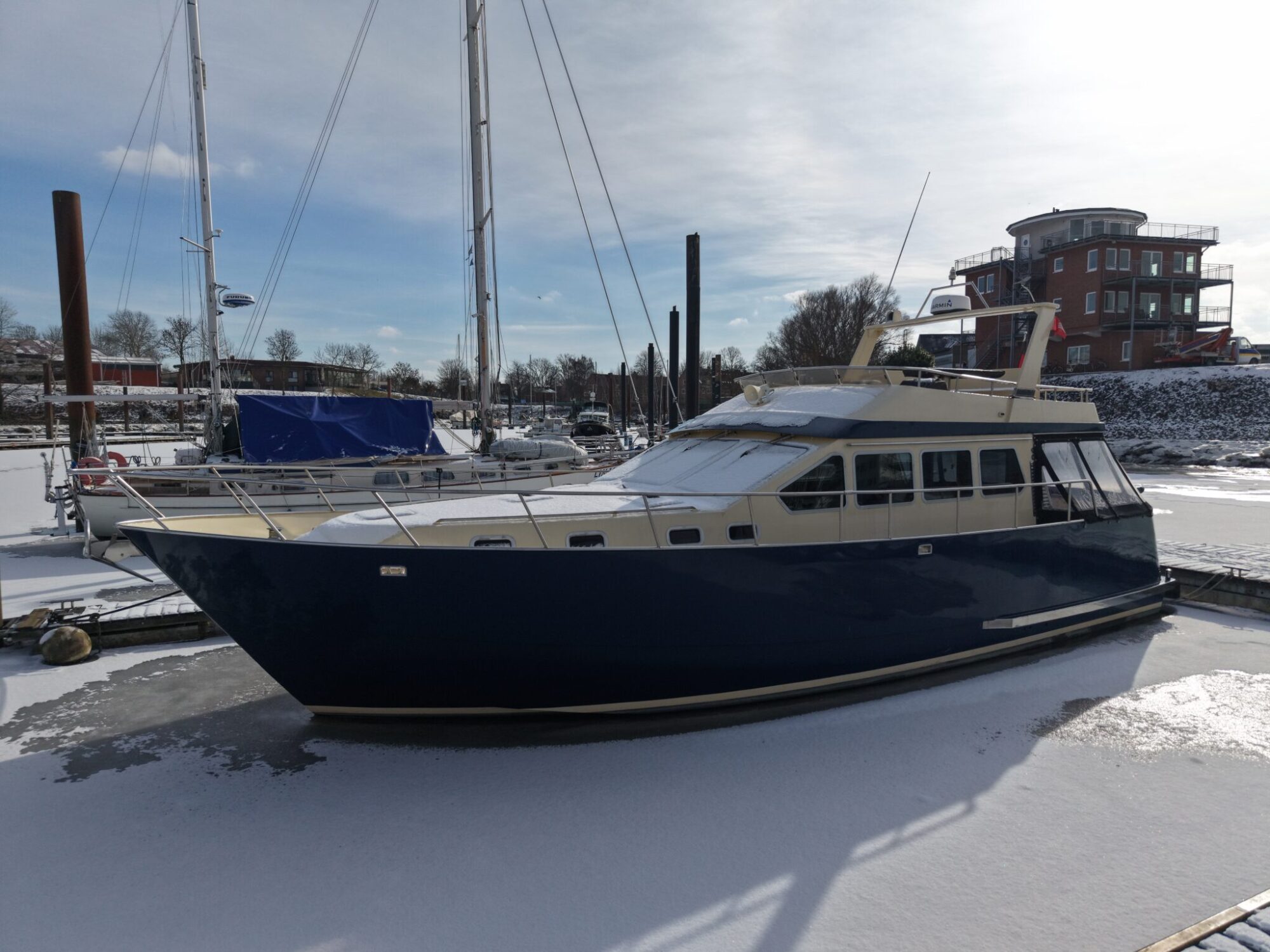 foto: 49 Bruce Roberts Bruce Roberts Euro 12.00 Flybridge