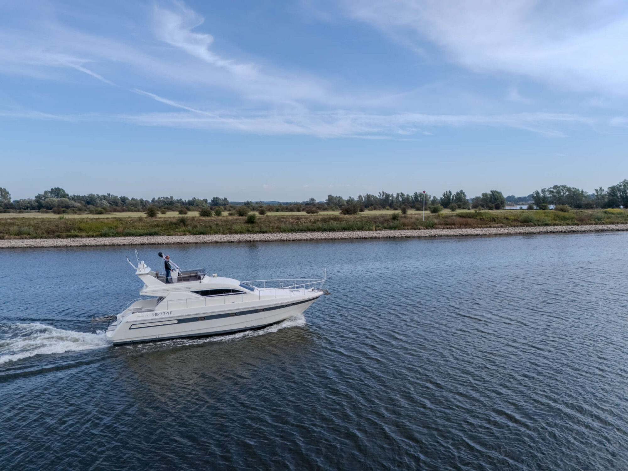 foto: 67 Mochi Craft Mochi Craft 43 Flybridge