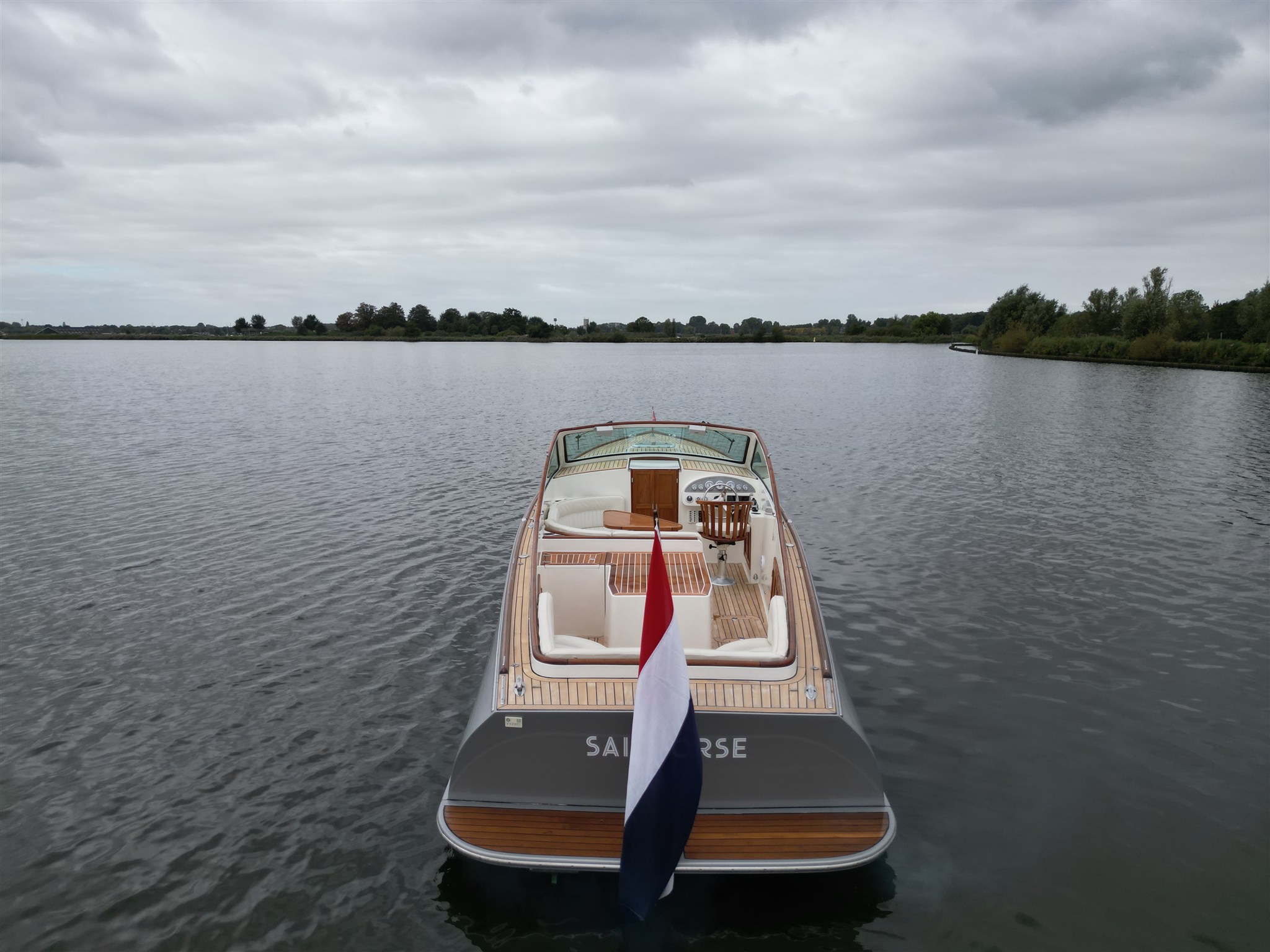 foto: 40 Long Island 33 Runabout