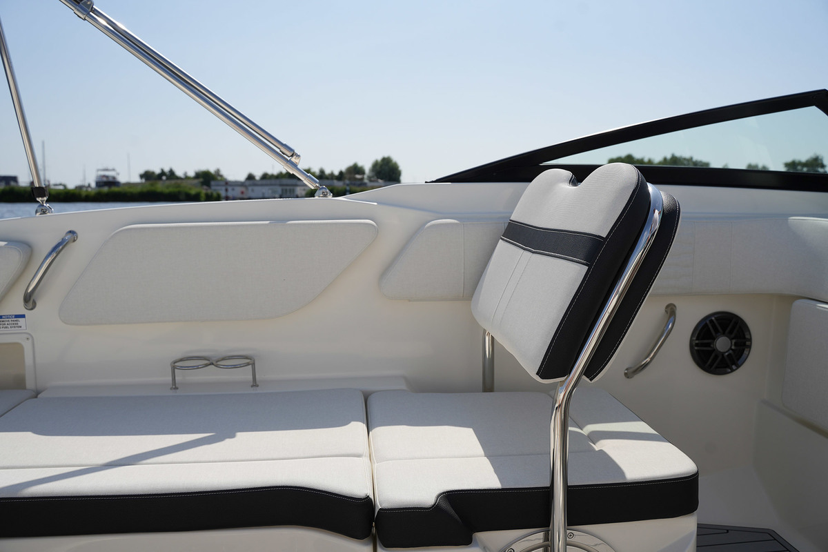 foto: 44 Sea Ray 210