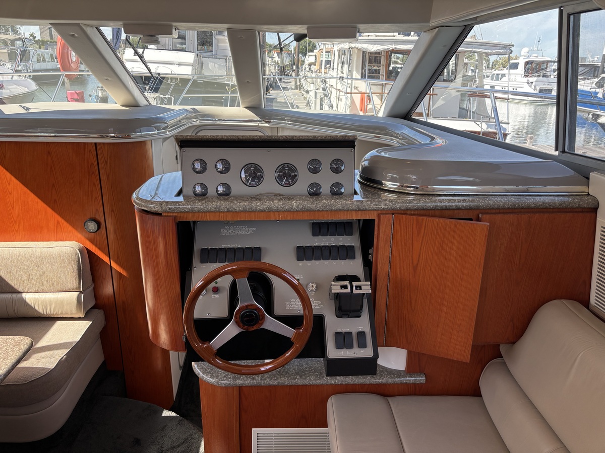 foto: 35 Maxum  4100 SCA 