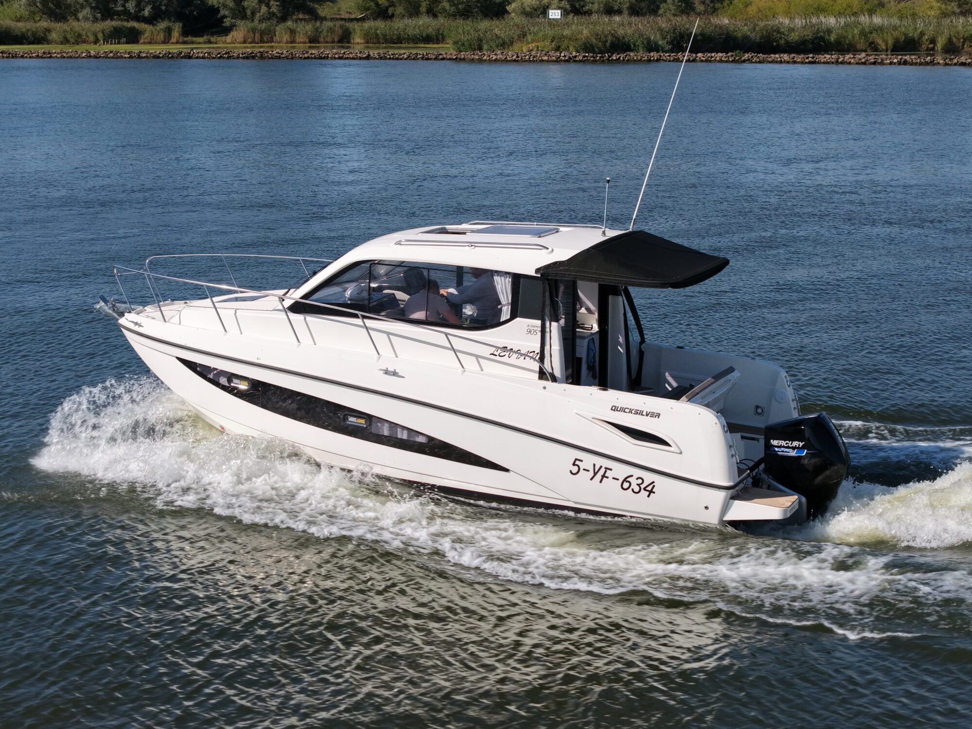 foto: 61 Quicksilver QuickSilver 905 Activ Weekend
