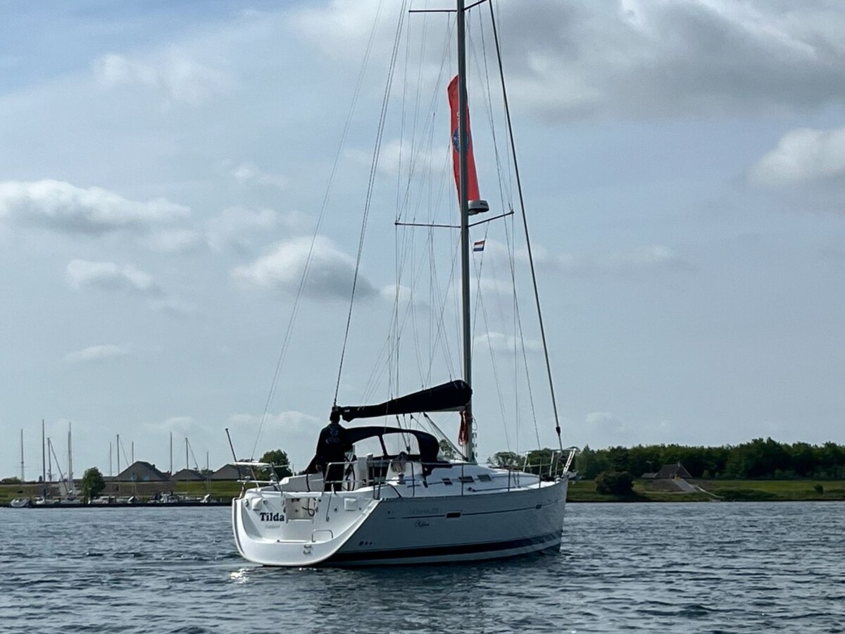 foto: 35 Beneteau Oceanis 373 Clipper