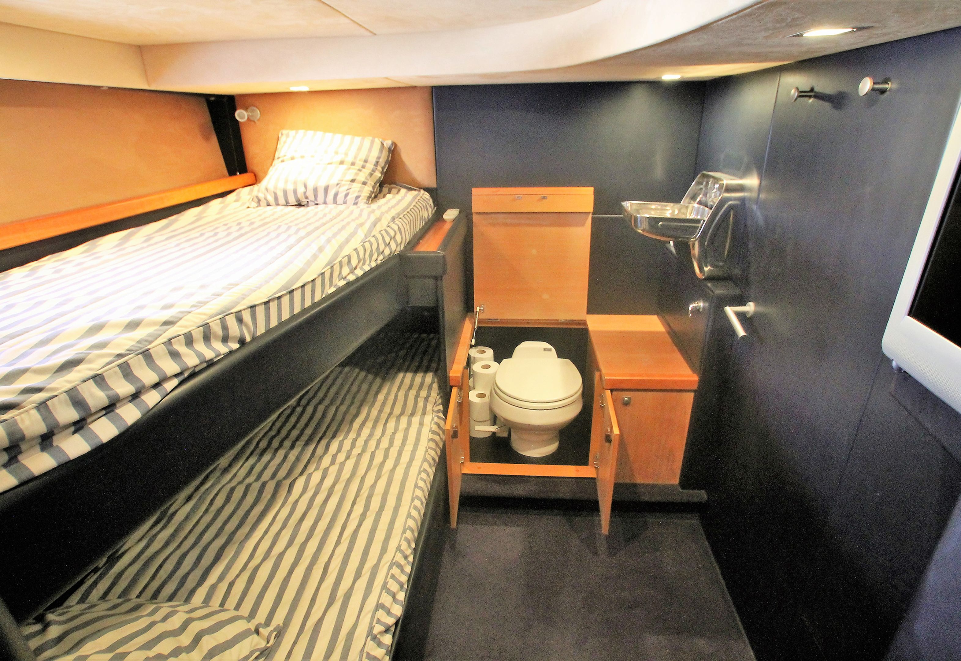 foto: 19 Sunseeker Portofino 53