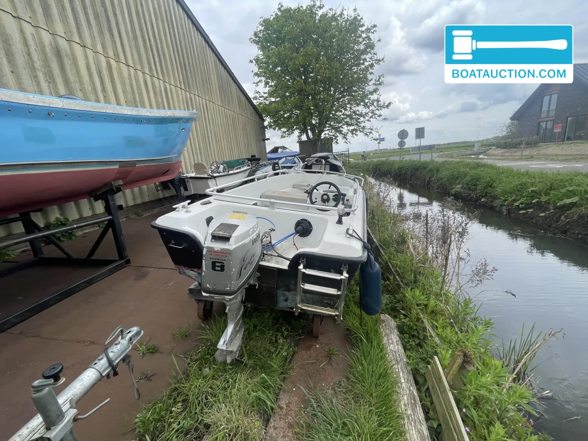 foto: 16 Speedboot 410